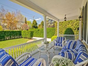 Celebrity houses - Brooke Shields Chris Henchy Hamptons house - front porch.jpg